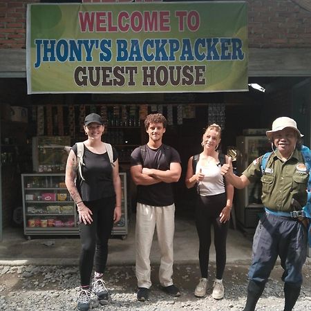 Jhony'S Backpacker-Guest House Only Stay Here Book Treking With Us Bukit Lawang Esterno foto