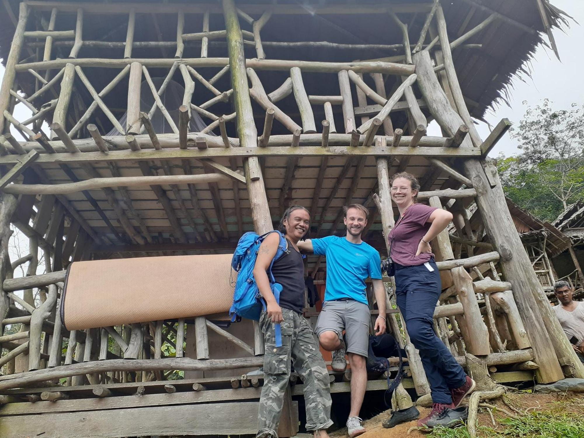 Jhony'S Backpacker-Guest House Only Stay Here Book Treking With Us Bukit Lawang Esterno foto