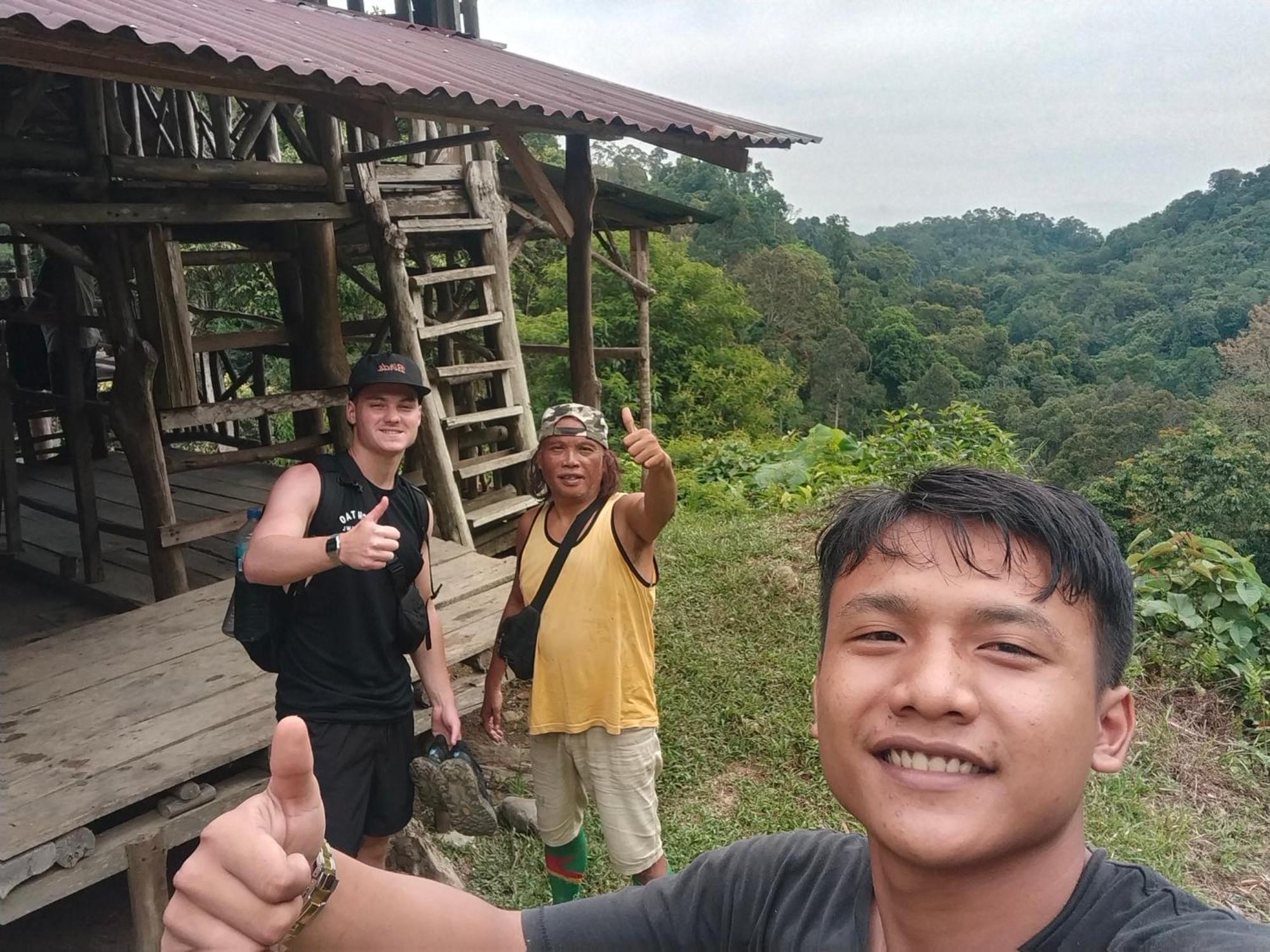 Jhony'S Backpacker-Guest House Only Stay Here Book Treking With Us Bukit Lawang Esterno foto