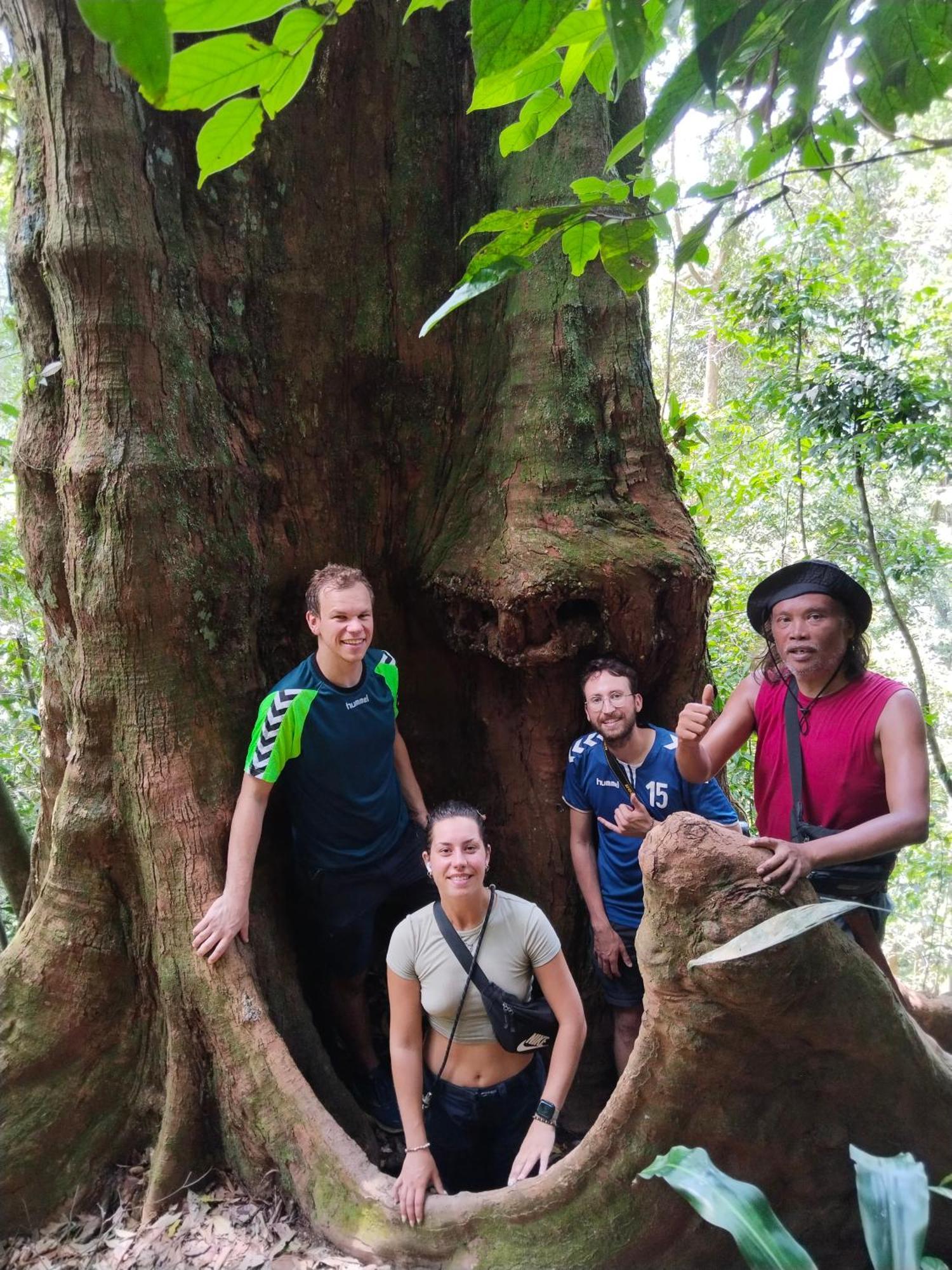 Jhony'S Backpacker-Guest House Only Stay Here Book Treking With Us Bukit Lawang Esterno foto