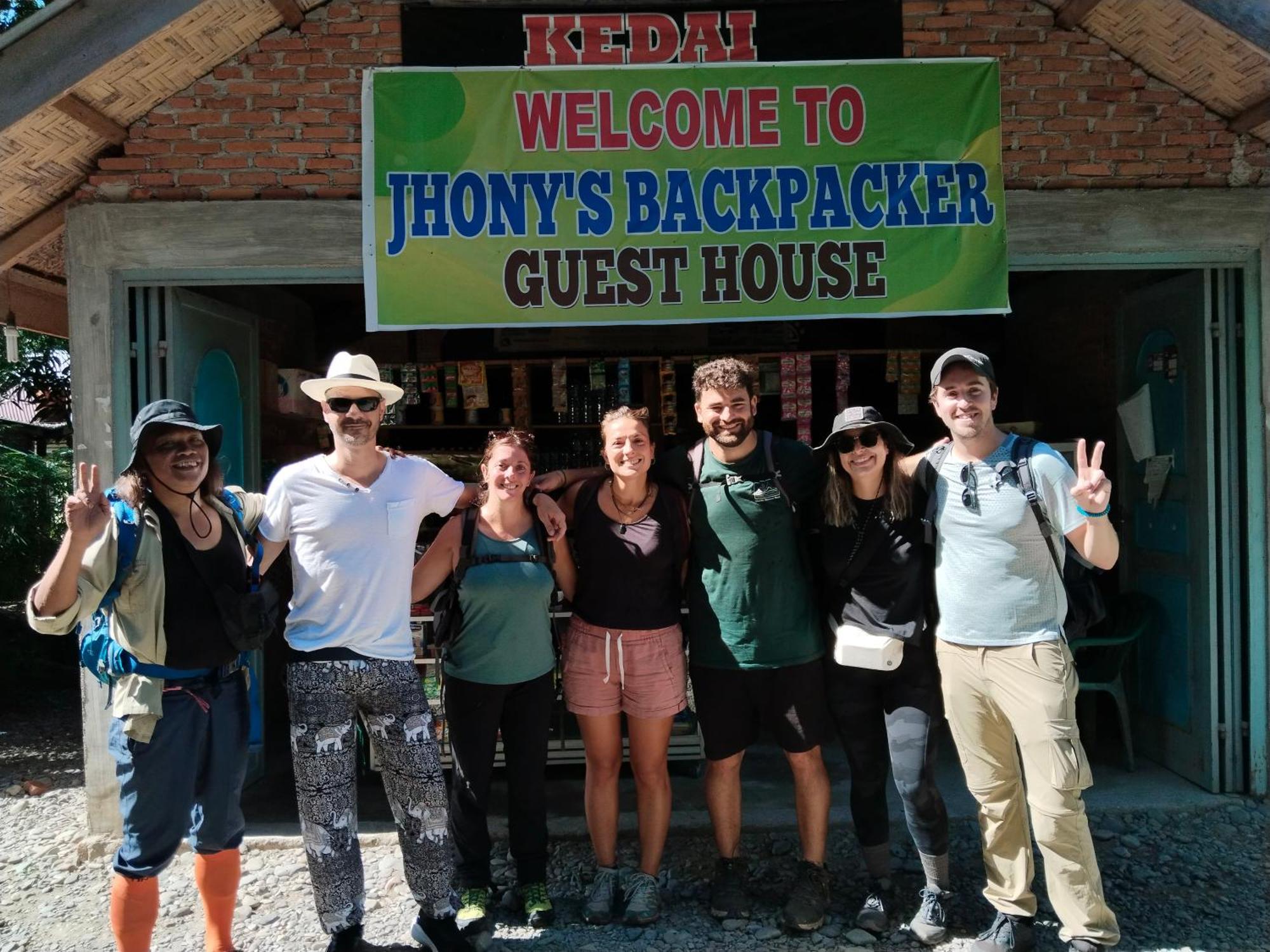 Jhony'S Backpacker-Guest House Only Stay Here Book Treking With Us Bukit Lawang Esterno foto
