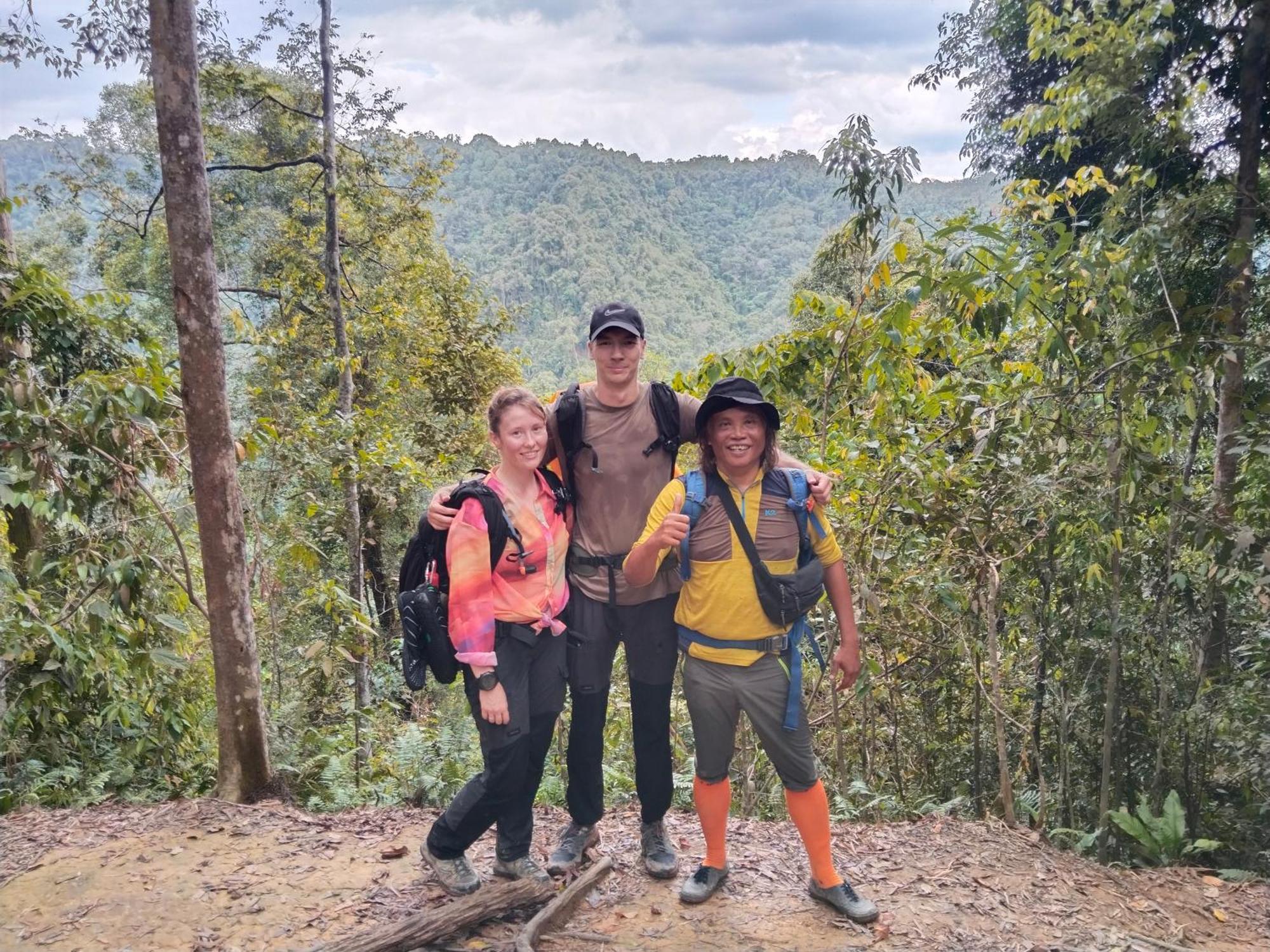 Jhony'S Backpacker-Guest House Only Stay Here Book Treking With Us Bukit Lawang Esterno foto
