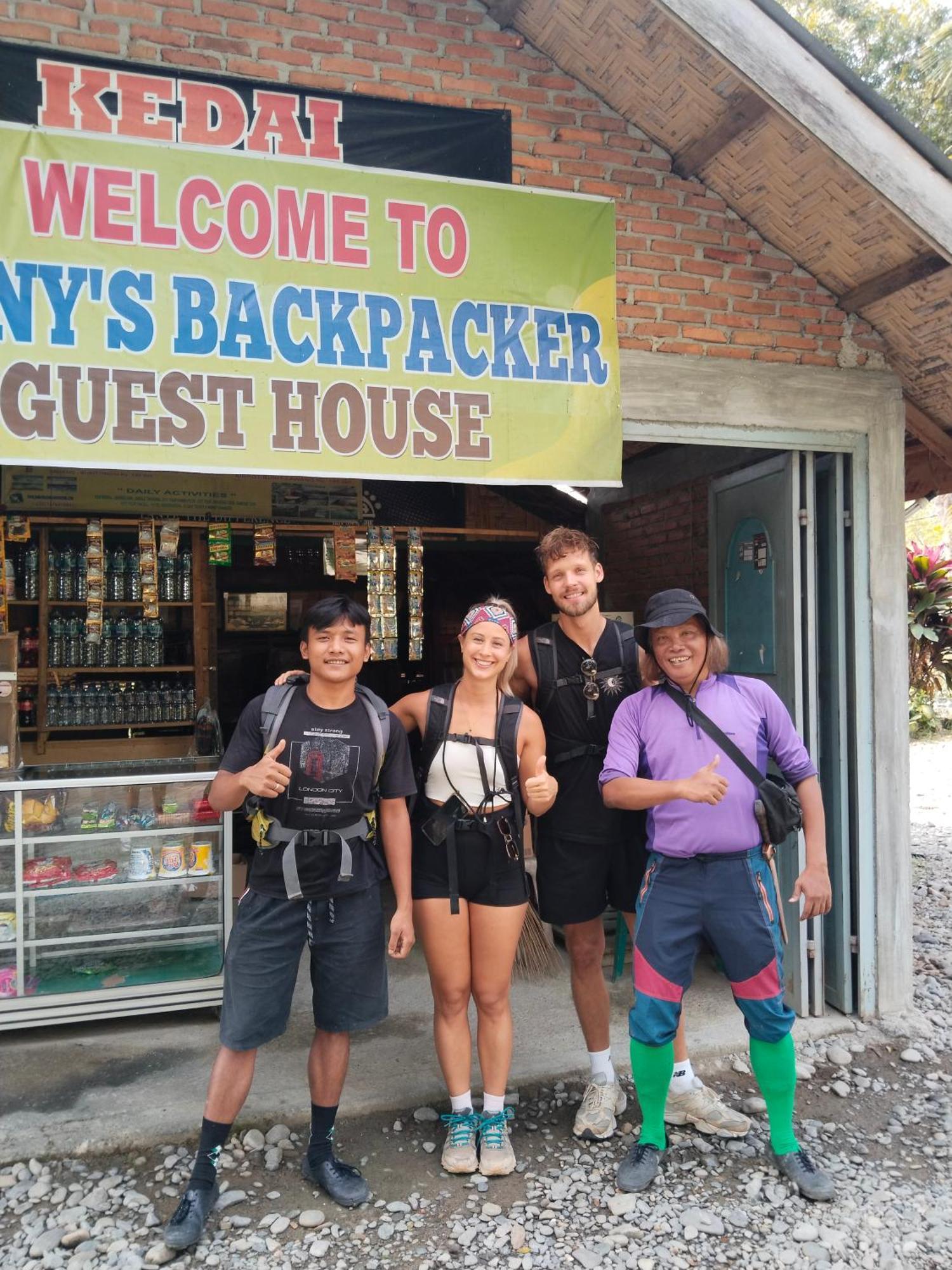 Jhony'S Backpacker-Guest House Only Stay Here Book Treking With Us Bukit Lawang Esterno foto