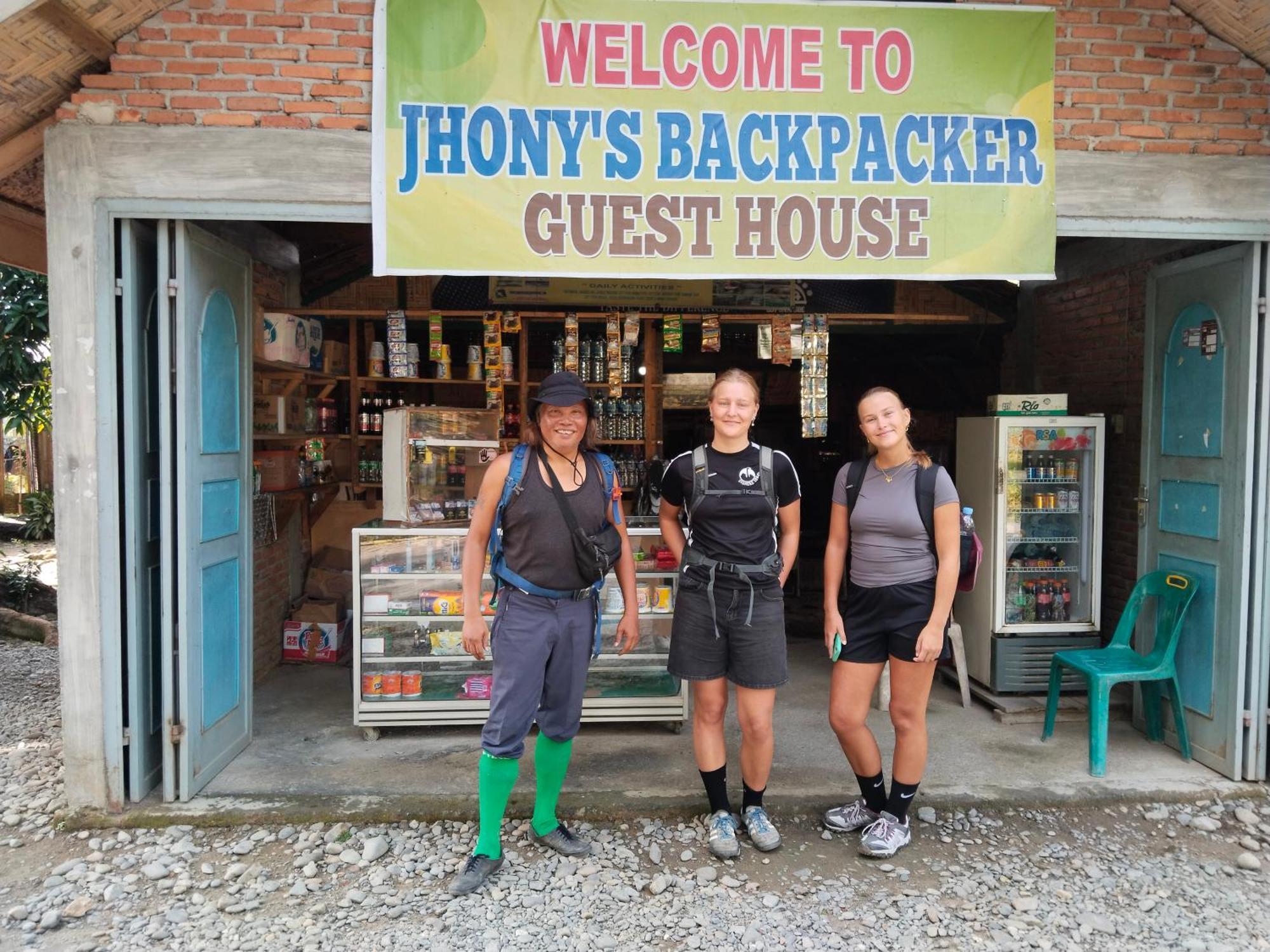 Jhony'S Backpacker-Guest House Only Stay Here Book Treking With Us Bukit Lawang Esterno foto