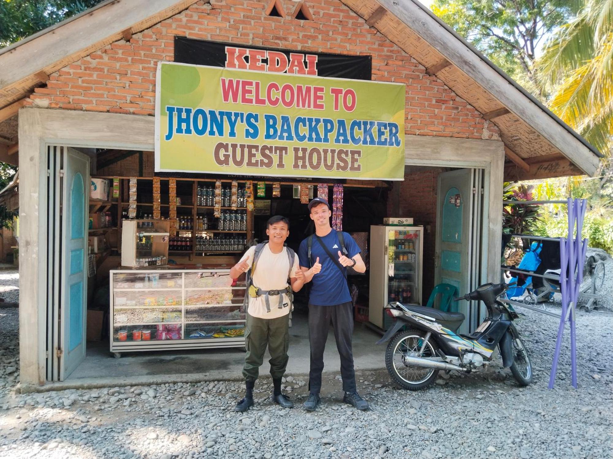 Jhony'S Backpacker-Guest House Only Stay Here Book Treking With Us Bukit Lawang Esterno foto