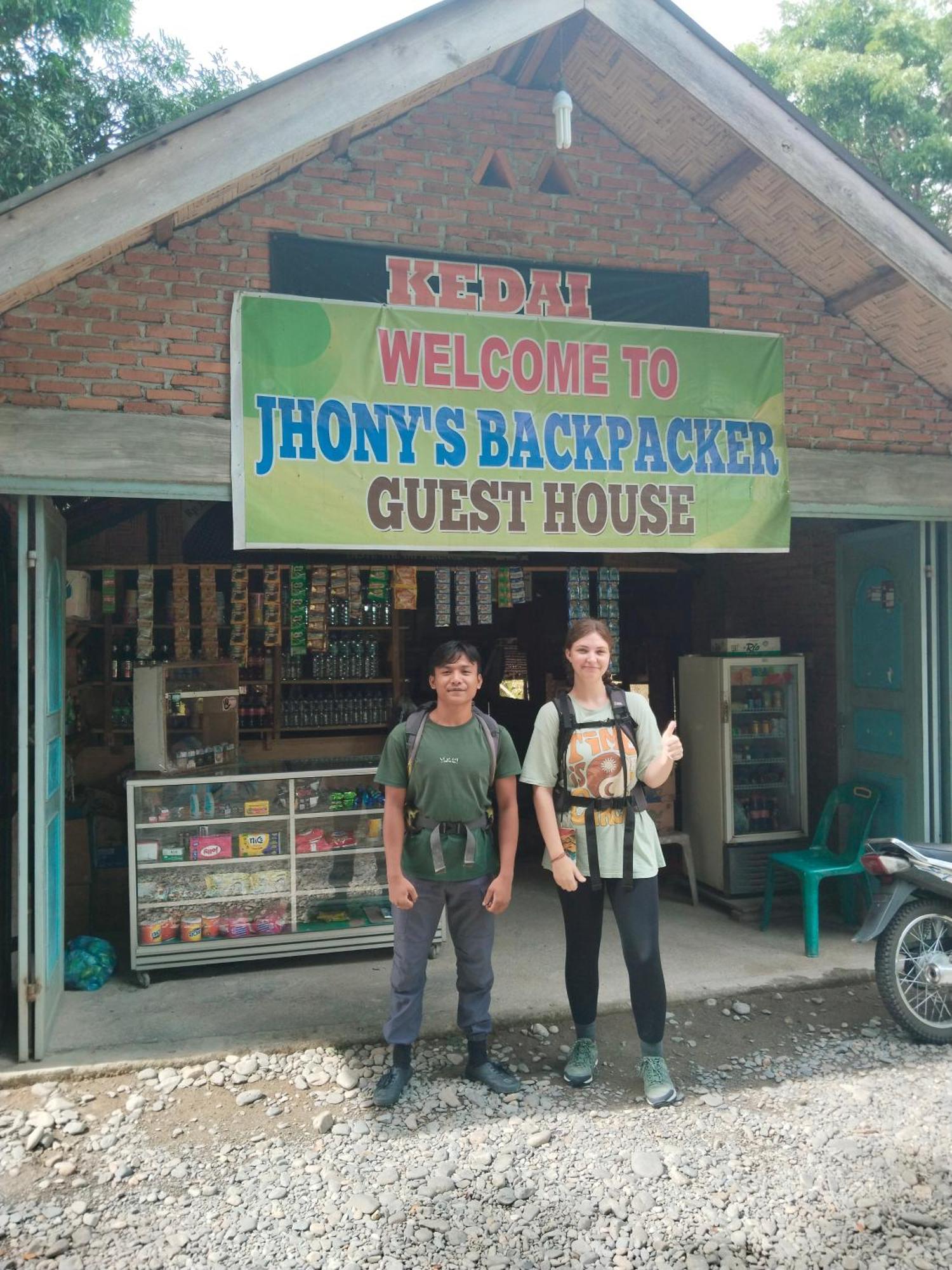 Jhony'S Backpacker-Guest House Only Stay Here Book Treking With Us Bukit Lawang Esterno foto